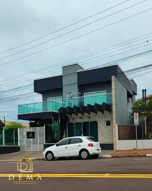 Foto 1 de Sobrado à venda em Centro, Toledo - PR