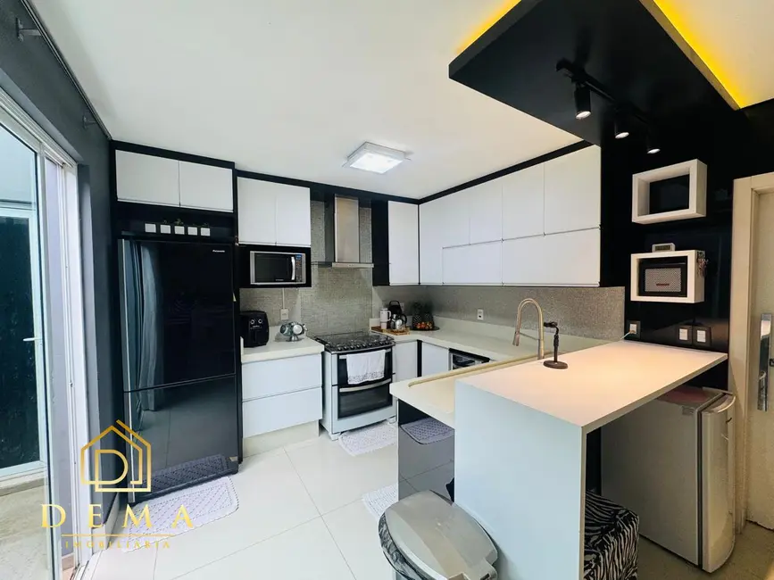 Sobrado à venda em Centro, Toledo - PR - imagem 11 Foto 11 de Sobrado à venda em Centro, Toledo - PR