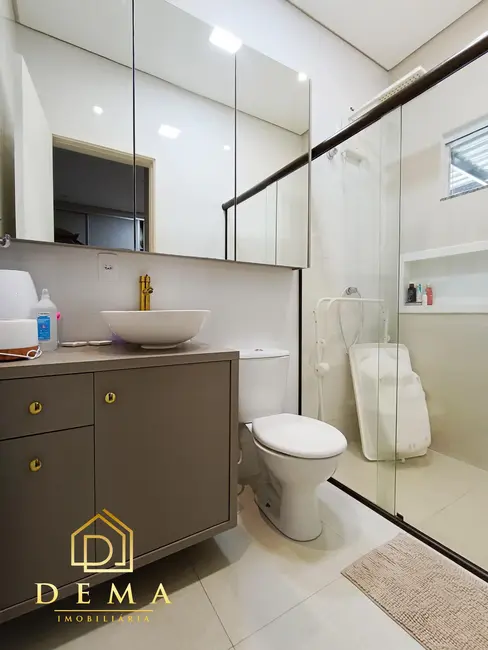 Casa com 1 quarto à venda, 61m2 em Jardim Coopagro, Toledo - PR - imagem 2 Foto 2 de Casa com 1 quarto à venda, 61m2 em Jardim Coopagro, Toledo - PR