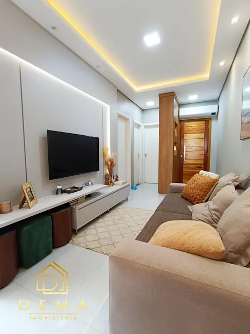 Casa com 1 quarto à venda, 61m2 em Jardim Coopagro, Toledo - PR - imagem 3 Foto 3 de Casa com 1 quarto à venda, 61m2 em Jardim Coopagro, Toledo - PR