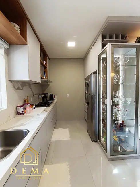 Casa com 1 quarto à venda, 61m2 em Jardim Coopagro, Toledo - PR - imagem 4 Foto 4 de Casa com 1 quarto à venda, 61m2 em Jardim Coopagro, Toledo - PR