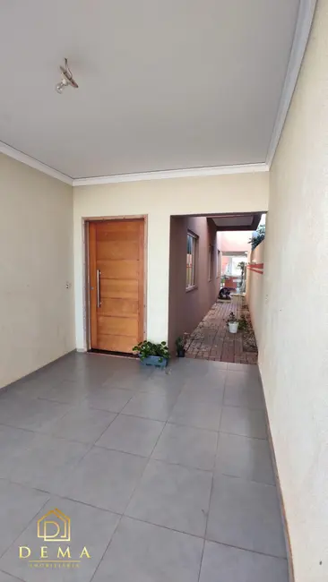 Sobrado com 2 quartos à venda, 186m2 em Jardim Gisela, Toledo - PR - imagem 3 Foto 3 de Sobrado com 2 quartos à venda, 186m2 em Jardim Gisela, Toledo - PR