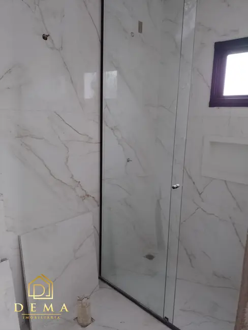 Sobrado com 2 quartos à venda, 140m2 em Toledo - PR - imagem 5 Foto 5 de Sobrado com 2 quartos à venda, 140m2 em Toledo - PR