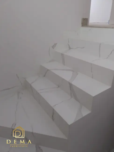 Sobrado com 2 quartos à venda, 140m2 em Toledo - PR - imagem 6 Foto 6 de Sobrado com 2 quartos à venda, 140m2 em Toledo - PR