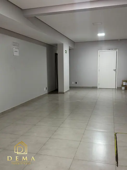 Sala Comercial à venda e para alugar, 86m2 em Centro, Toledo - PR - imagem 6 Foto 6 de Sala Comercial à venda e para alugar, 86m2 em Centro, Toledo - PR