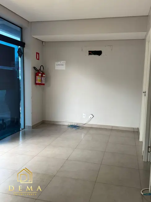 Sala Comercial à venda e para alugar, 86m2 em Centro, Toledo - PR - imagem 3 Foto 3 de Sala Comercial à venda e para alugar, 86m2 em Centro, Toledo - PR