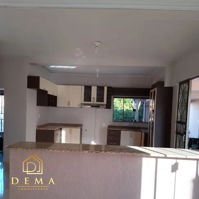 Casa com 2 quartos à venda, 130m2 em Centro, Toledo - PR - imagem 4 Foto 4 de Casa com 2 quartos à venda, 130m2 em Centro, Toledo - PR