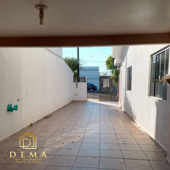Casa com 2 quartos à venda, 130m2 em Centro, Toledo - PR - imagem 5 Foto 5 de Casa com 2 quartos à venda, 130m2 em Centro, Toledo - PR