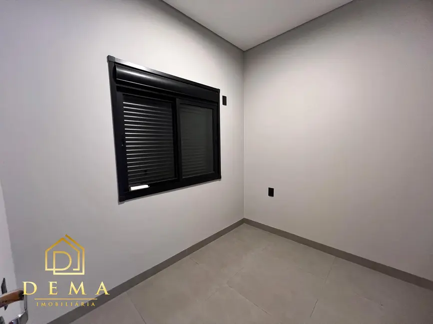 Casa com 2 quartos à venda, 108m2 em Jardim Coopagro, Toledo - PR - imagem 6 Foto 6 de Casa com 2 quartos à venda, 108m2 em Jardim Coopagro, Toledo - PR