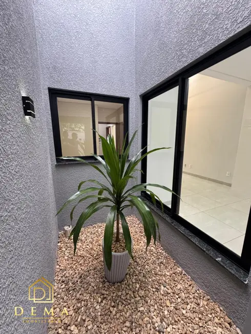 Casa com 2 quartos à venda, 131m2 em Toledo - PR - imagem 2 Foto 2 de Casa com 2 quartos à venda, 131m2 em Toledo - PR