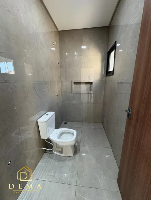 Casa com 2 quartos à venda, 98m2 em Jardim Coopagro, Toledo - PR - imagem 4 Foto 4 de Casa com 2 quartos à venda, 98m2 em Jardim Coopagro, Toledo - PR