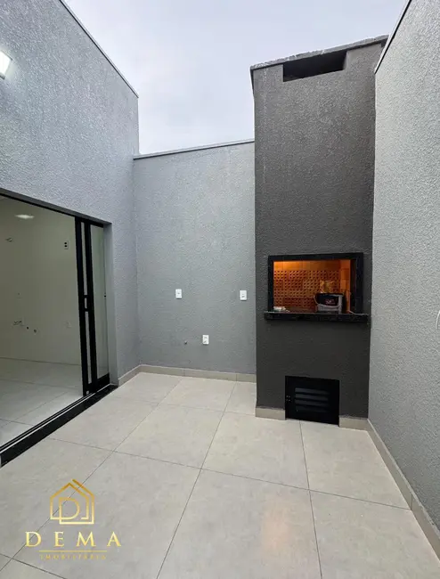 Casa com 2 quartos à venda, 98m2 em Jardim Coopagro, Toledo - PR - imagem 2 Foto 2 de Casa com 2 quartos à venda, 98m2 em Jardim Coopagro, Toledo - PR