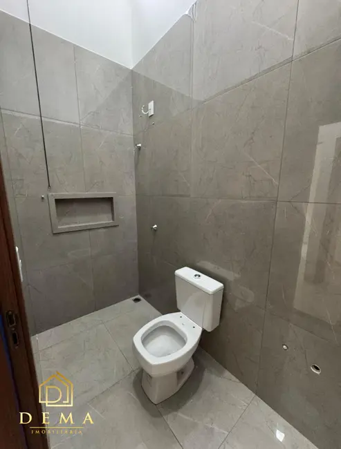 Casa com 2 quartos à venda, 98m2 em Jardim Coopagro, Toledo - PR - imagem 8 Foto 8 de Casa com 2 quartos à venda, 98m2 em Jardim Coopagro, Toledo - PR