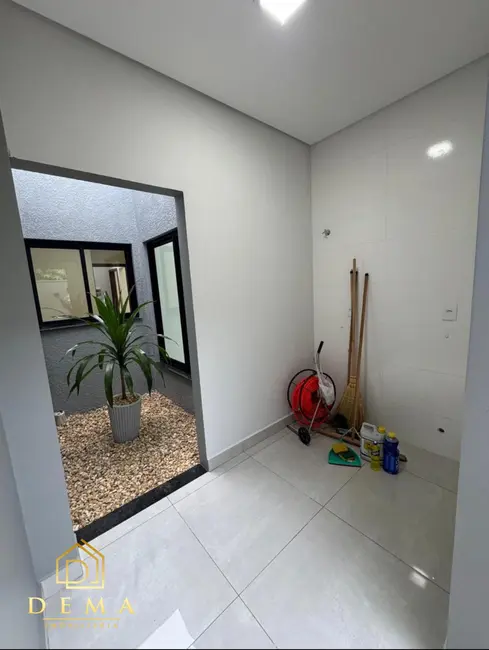 Casa com 1 quarto à venda, 90m2 em Jardim Coopagro, Toledo - PR - imagem 3 Foto 3 de Casa com 1 quarto à venda, 90m2 em Jardim Coopagro, Toledo - PR