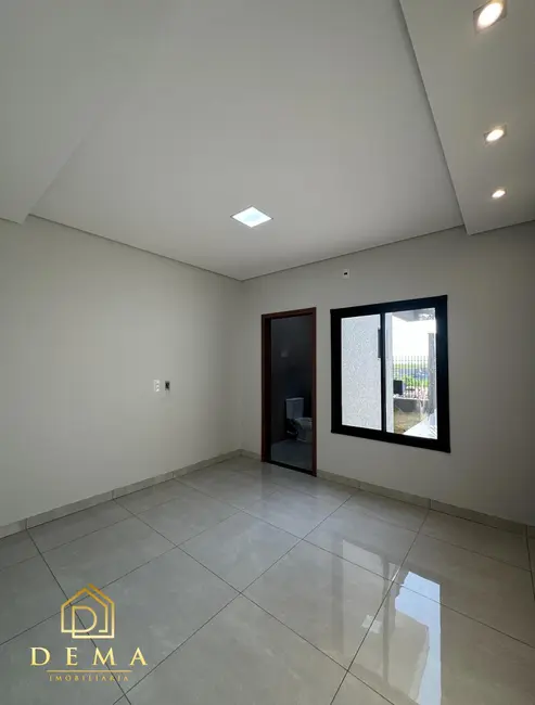 Casa com 2 quartos à venda, 105m2 em Jardim Coopagro, Toledo - PR - imagem 4 Foto 4 de Casa com 2 quartos à venda, 105m2 em Jardim Coopagro, Toledo - PR