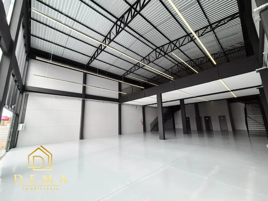 Foto 3 de Armazém / Galpão à venda, 550m2 em Jardim Coopagro, Toledo - PR