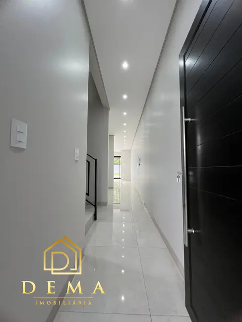 Sobrado com 3 quartos à venda, 200m2 em Jardim Planalto, Toledo - PR - imagem 6 Foto 6 de Sobrado com 3 quartos à venda, 200m2 em Jardim Planalto, Toledo - PR