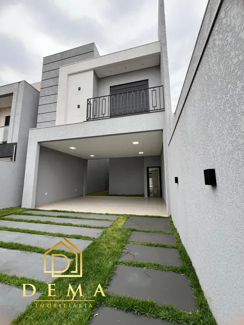 Sobrado com 3 quartos à venda, 200m2 em Jardim Planalto, Toledo - PR - imagem 3 Foto 3 de Sobrado com 3 quartos à venda, 200m2 em Jardim Planalto, Toledo - PR