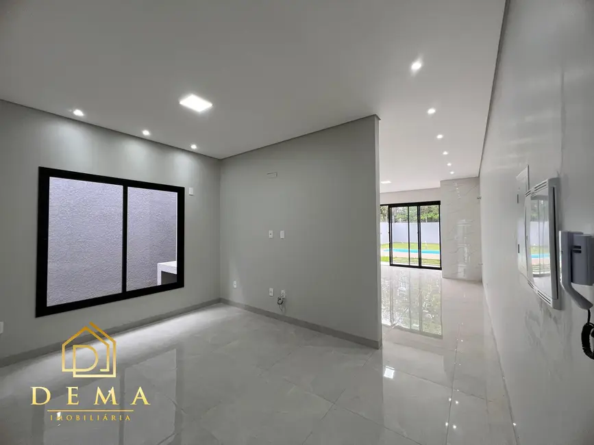 Sobrado com 3 quartos à venda, 200m2 em Jardim Planalto, Toledo - PR - imagem 7 Foto 7 de Sobrado com 3 quartos à venda, 200m2 em Jardim Planalto, Toledo - PR
