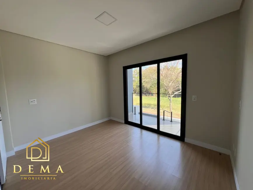 Sobrado com 2 quartos à venda, 113m2 em Vila Industrial, Toledo - PR - imagem 4 Foto 4 de Sobrado com 2 quartos à venda, 113m2 em Vila Industrial, Toledo - PR