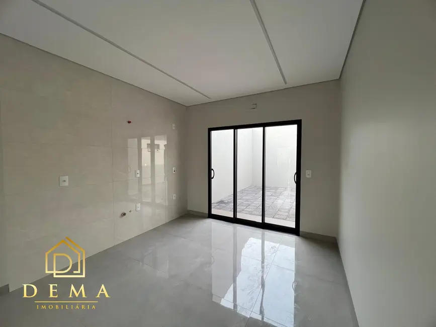 Foto 6 de Casa com 2 quartos à venda, 80m2 em Toledo - PR