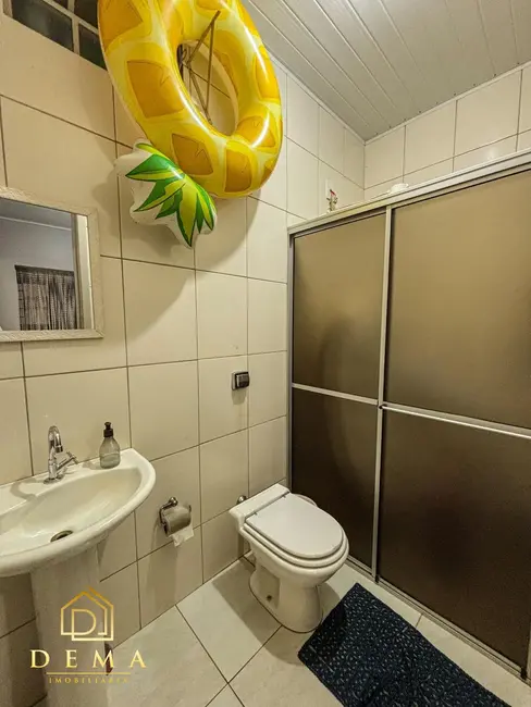 Casa com 2 quartos à venda, 192m2 em Jardim Gisela, Toledo - PR - imagem 2 Foto 2 de Casa com 2 quartos à venda, 192m2 em Jardim Gisela, Toledo - PR