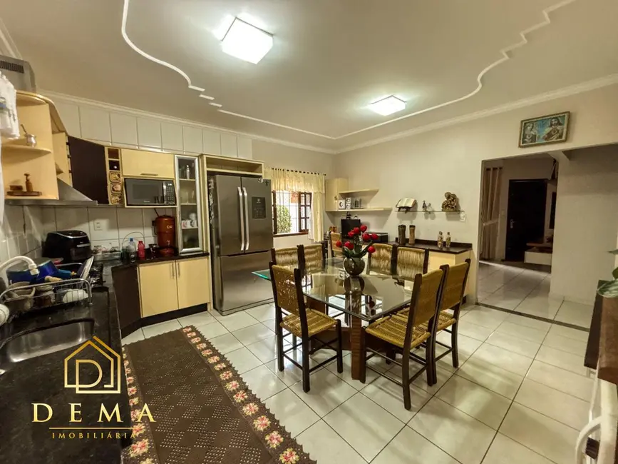 Casa com 2 quartos à venda, 192m2 em Jardim Gisela, Toledo - PR - imagem 7 Foto 7 de Casa com 2 quartos à venda, 192m2 em Jardim Gisela, Toledo - PR
