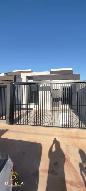 Foto 1 de Casa com 2 quartos à venda, 110m2 em Vila Becker, Toledo - PR