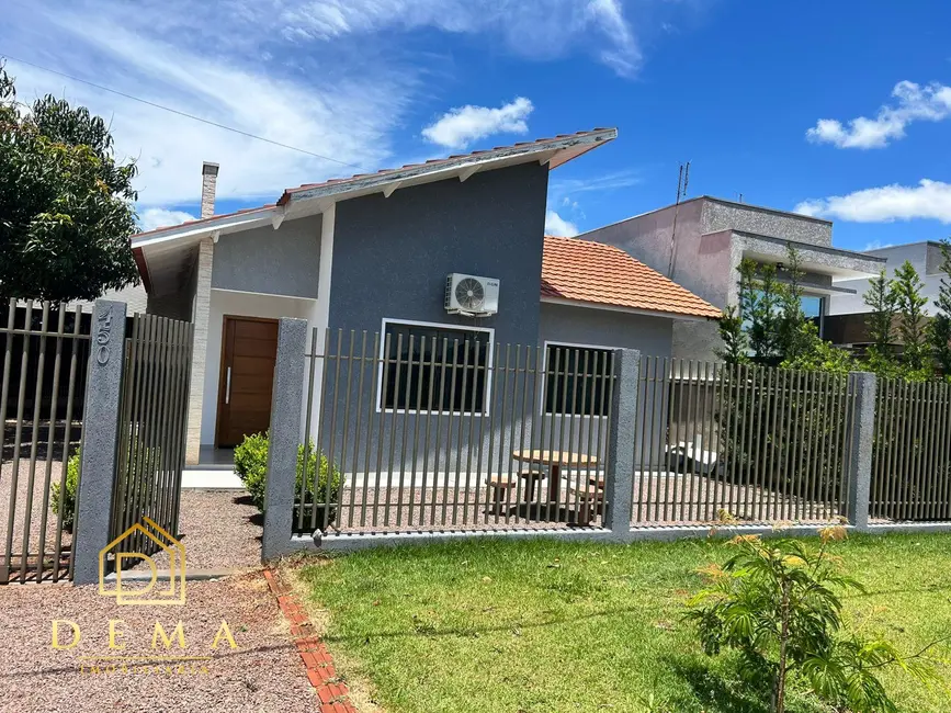 Foto 1 de Casa com 3 quartos à venda, 400m2 em Toledo - PR