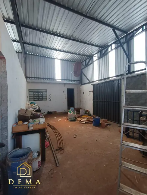 Casa com 2 quartos à venda, 150m2 em Vila Becker, Toledo - PR - imagem 3 Foto 3 de Casa com 2 quartos à venda, 150m2 em Vila Becker, Toledo - PR