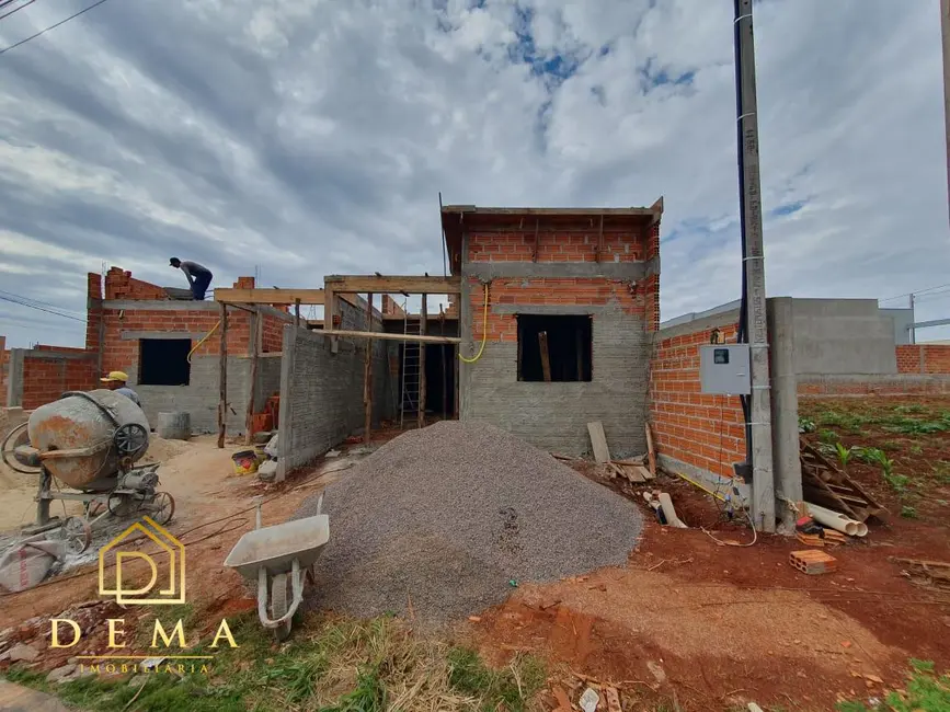 Foto 2 de Casa com 3 quartos à venda, 62m2 em Toledo - PR