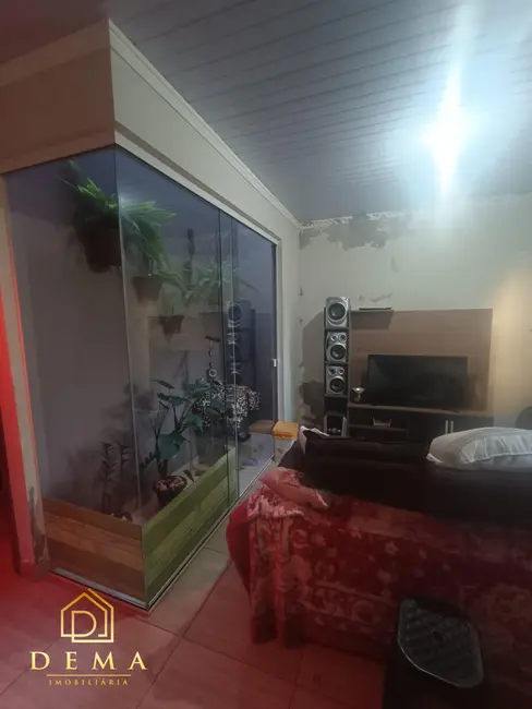 Foto 9 de Casa com 2 quartos à venda, 47m2 em Toledo - PR