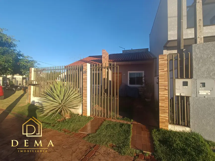 Foto 1 de Casa com 2 quartos à venda, 47m2 em Toledo - PR
