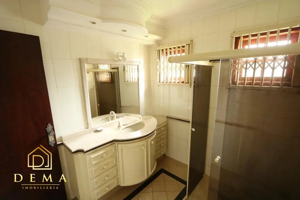 Casa com 2 quartos à venda, 261m2 em Jardim Porto Alegre, Toledo - PR - imagem 3 Foto 3 de Casa com 2 quartos à venda, 261m2 em Jardim Porto Alegre, Toledo - PR