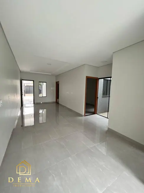 Foto 3 de Casa com 2 quartos à venda, 90m2 em Jardim Planalto, Toledo - PR