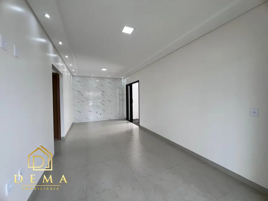 Casa com 1 quarto à venda, 71m2 em Jardim Coopagro, Toledo - PR - imagem 7 Foto 7 de Casa com 1 quarto à venda, 71m2 em Jardim Coopagro, Toledo - PR