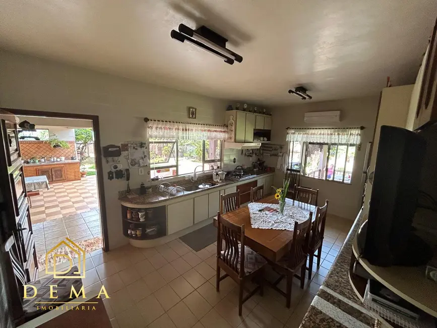 Casa com 2 quartos à venda, 370m2 em Jardim La Salle, Toledo - PR - imagem 9 Foto 9 de Casa com 2 quartos à venda, 370m2 em Jardim La Salle, Toledo - PR