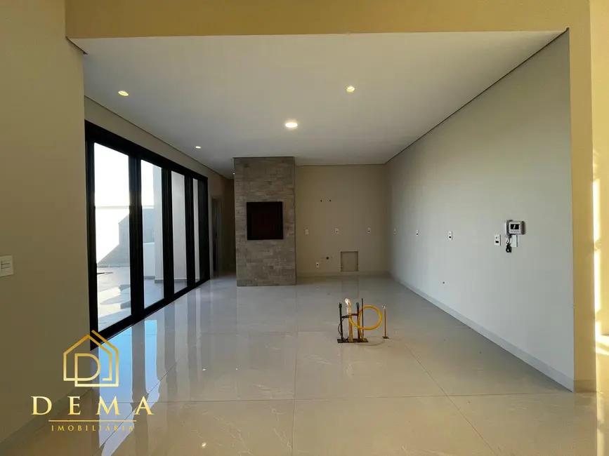 Casa com 1 quarto à venda, 171m2 em Vila Industrial, Toledo - PR - imagem 8 Foto 8 de Casa com 1 quarto à venda, 171m2 em Vila Industrial, Toledo - PR