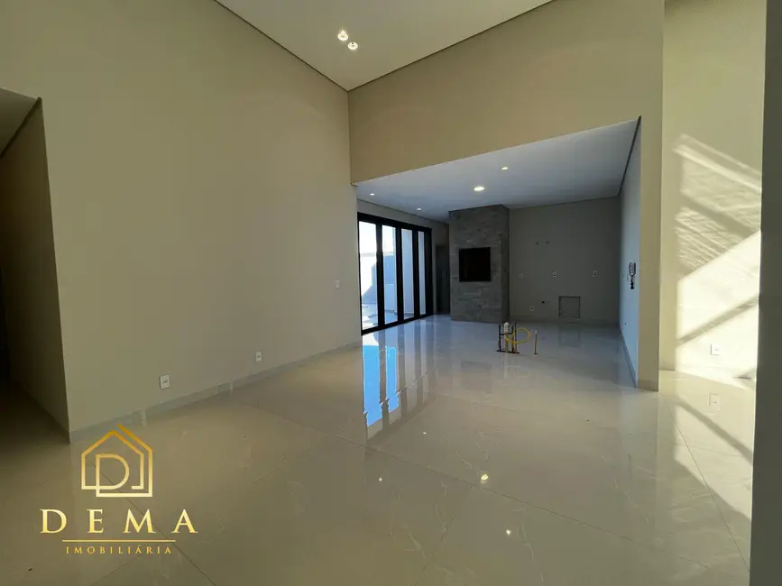 Casa com 1 quarto à venda, 171m2 em Vila Industrial, Toledo - PR - imagem 5 Foto 5 de Casa com 1 quarto à venda, 171m2 em Vila Industrial, Toledo - PR