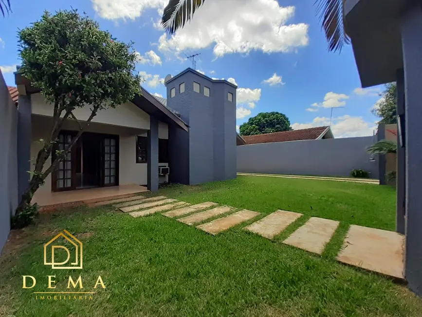 Foto 1 de Casa com 1 quarto à venda e para alugar, 157m2 em Toledo - PR