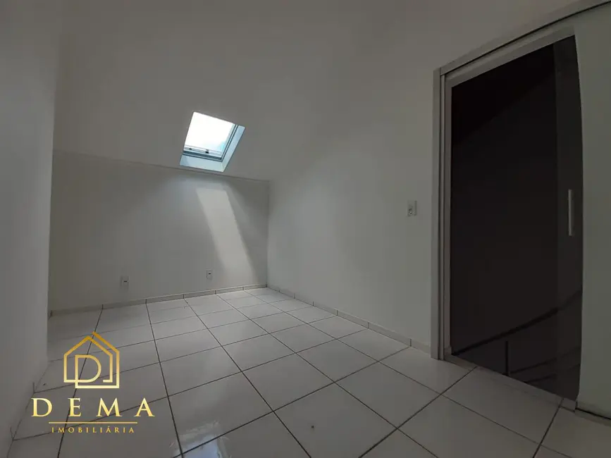 Foto 3 de Casa com 1 quarto à venda e para alugar, 157m2 em Toledo - PR