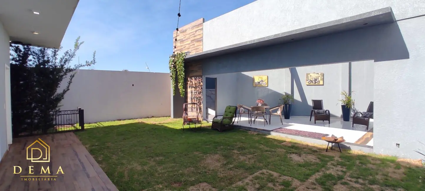 Foto 2 de Sobrado com 2 quartos à venda em Vila Industrial, Toledo - PR