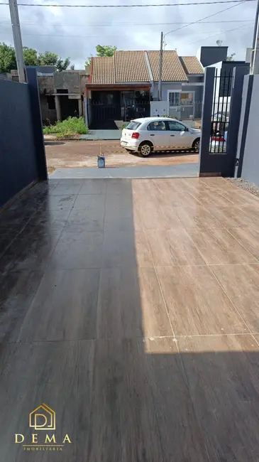 Foto 2 de Casa à venda em Jardim Coopagro, Toledo - PR