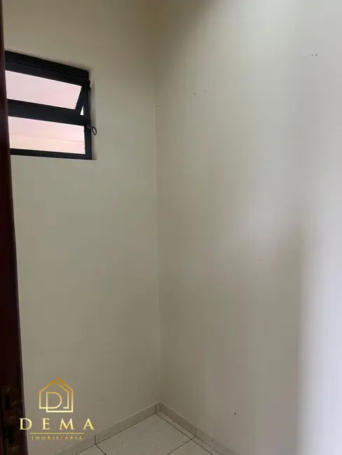 Foto 10 de Casa para alugar em Centro, Toledo - PR