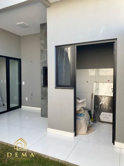 Foto 3 de Casa à venda em Jardim Coopagro, Toledo - PR