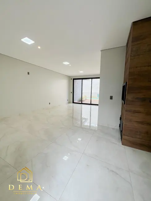 Foto 3 de Casa à venda em Vila Industrial, Toledo - PR