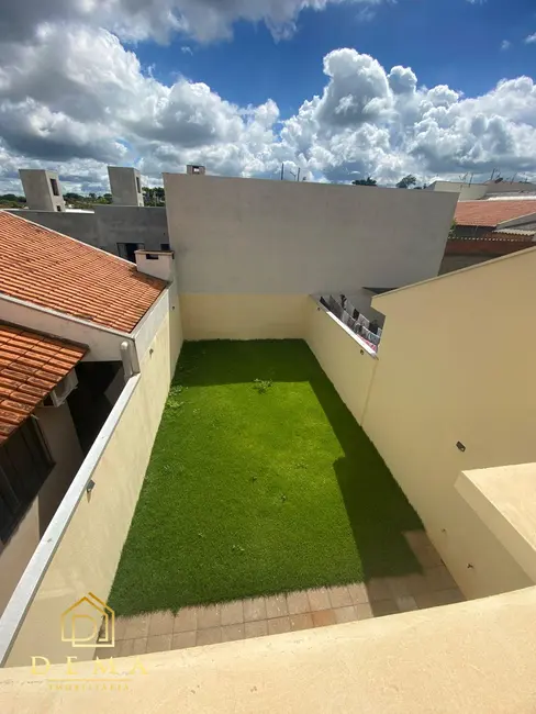 Foto 12 de Sobrado à venda em Toledo - PR