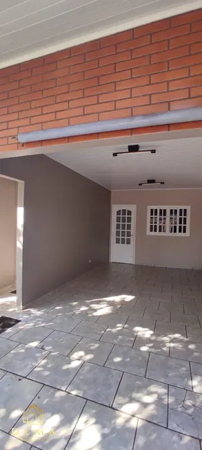 Foto 4 de Casa à venda e para alugar em Jardim Gisela, Toledo - PR