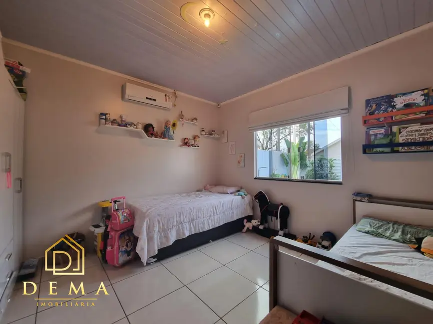 Foto 8 de Casa para alugar em Jardim Coopagro, Toledo - PR