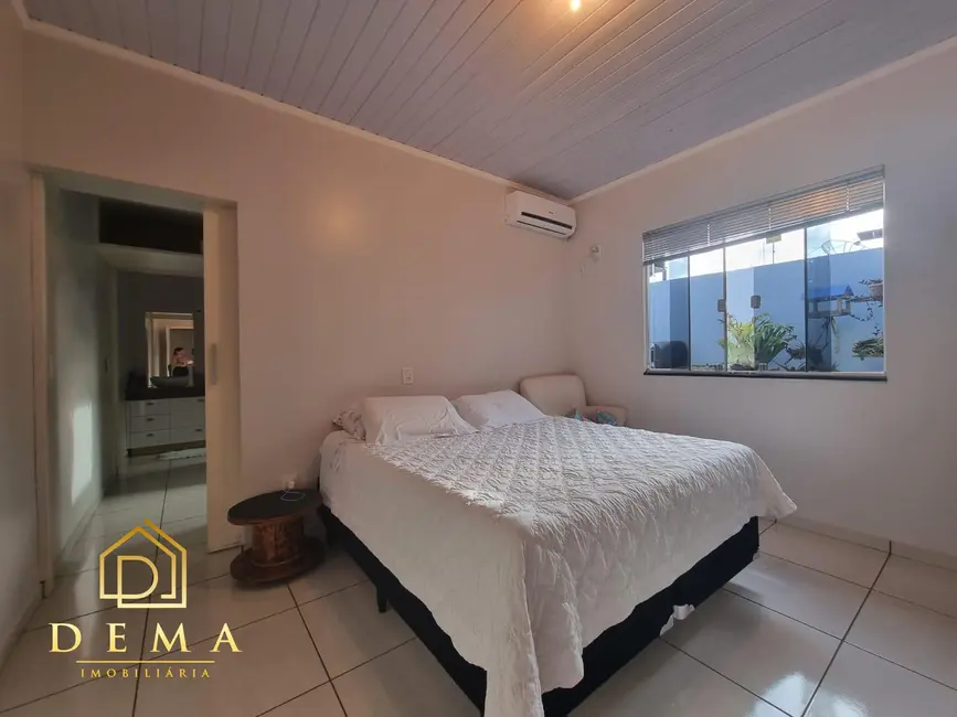 Foto 6 de Casa para alugar em Jardim Coopagro, Toledo - PR
